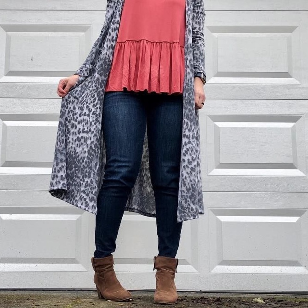 Cashmere feel snow leopard duster